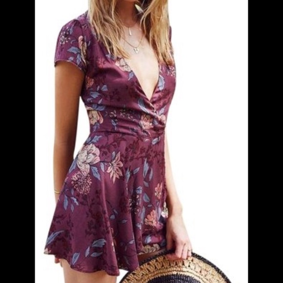 UO Kimchi Blue Anita Ruffled-Front Skort Romper - Picture 2 of 7